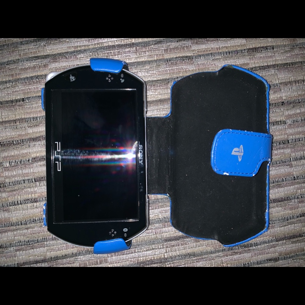 Portable play station